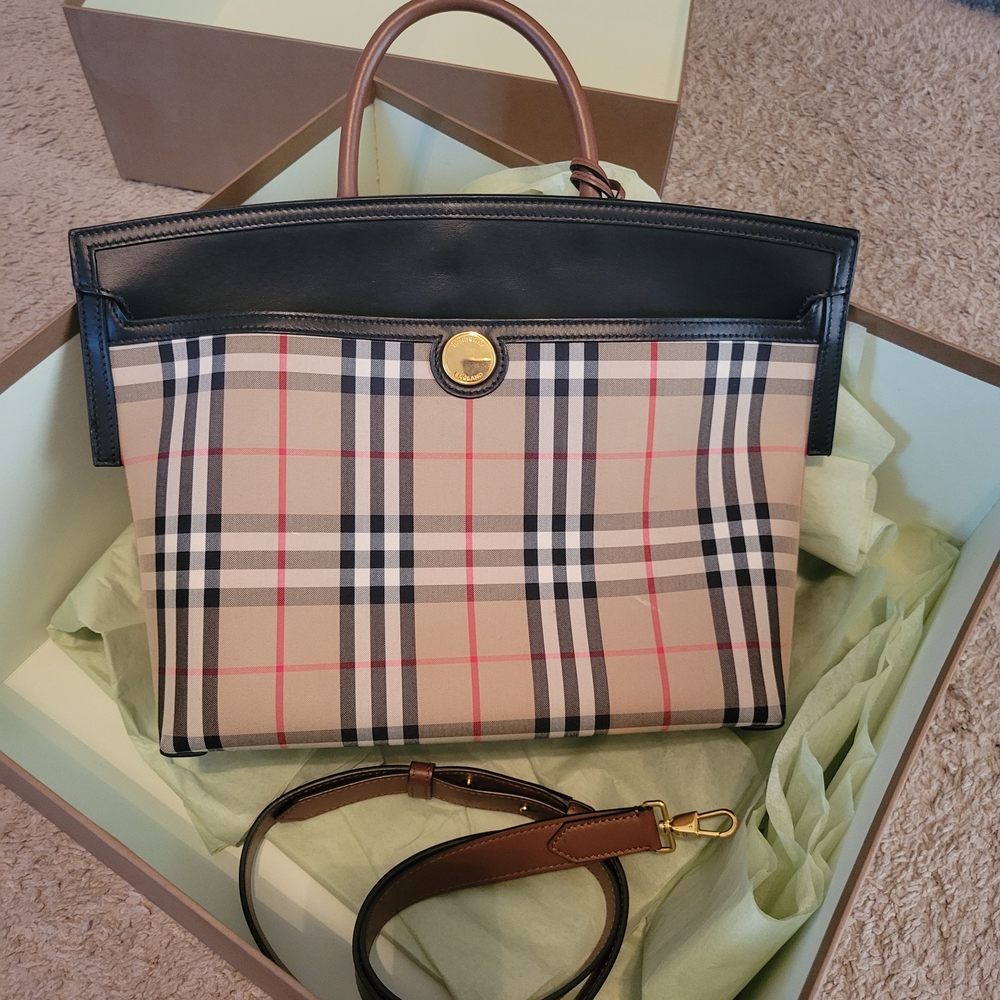 Burberry Beige and Black Checkered Women's Bag